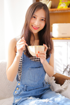 口吃的外国女孩迷上中国自学汉语